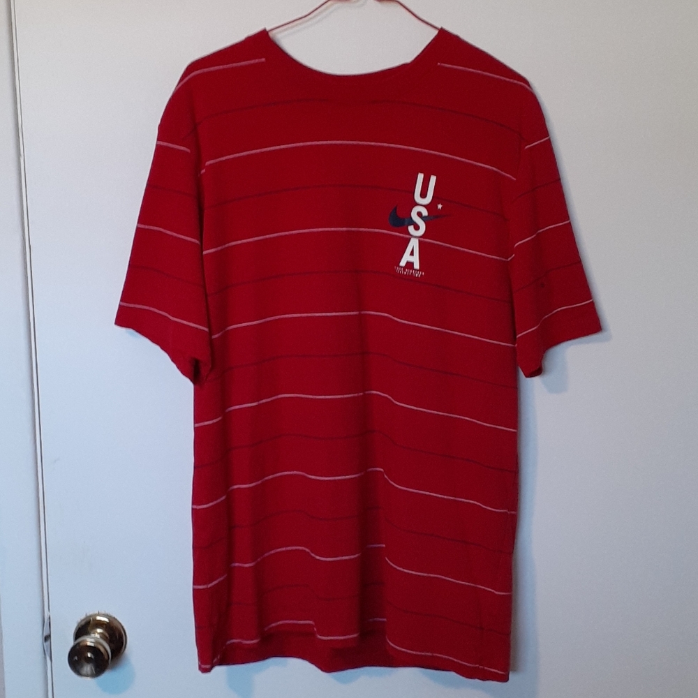 Nike tee